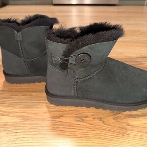 UGG Mini Bailey Button boots